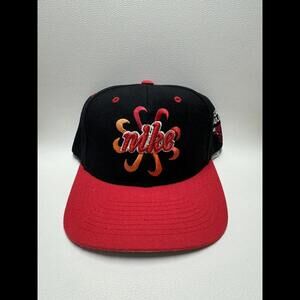 Rare 90s Nike Vintage Chicago Bulls SnapBack Hat